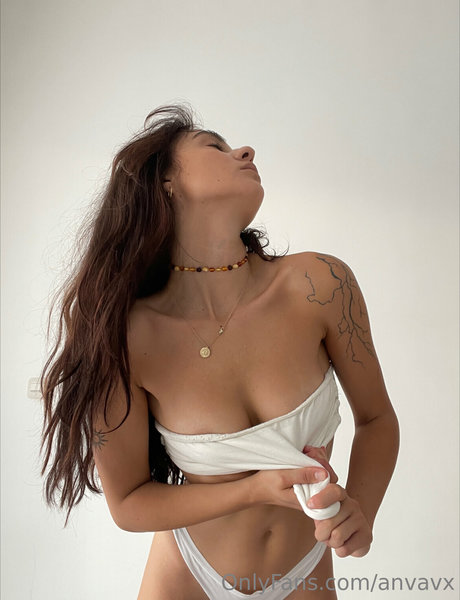 Ana Vavx