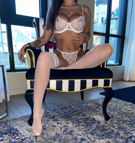 Foto di nudo di fuga di OnlyFans di Arianne Lebland