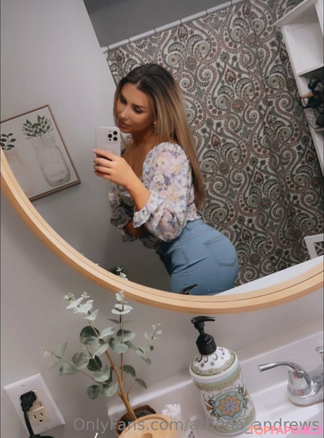 Nøgent lækket OnlyFans-billede af Athena Andrews #26