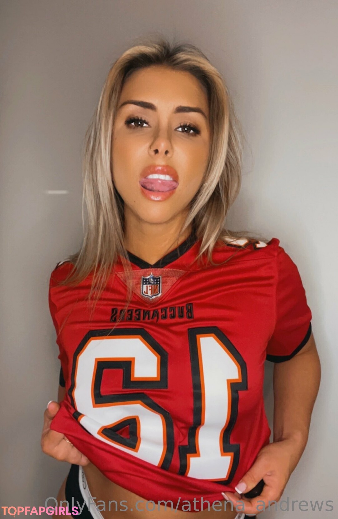 Nøgent lækket OnlyFans-billede af Athena Andrews #8