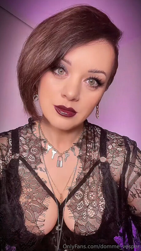 Naken läckt OnlyFans-bild av Domme Vesper
