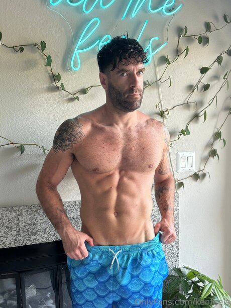 Nahá fotka uniklých OnlyFans od Kenfeels