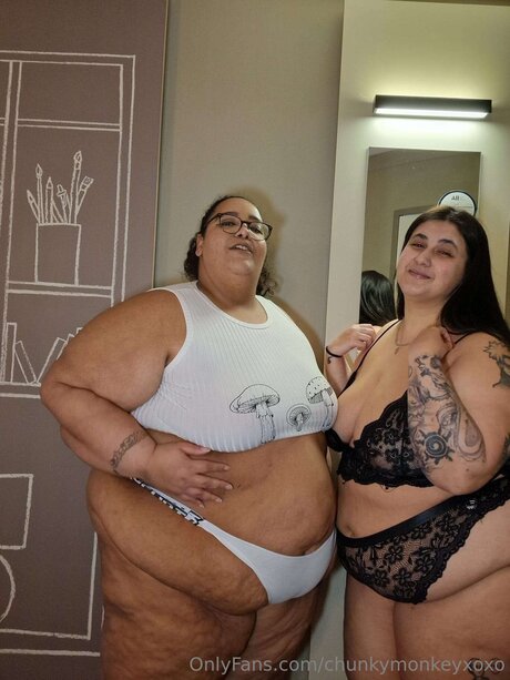 Naakte gelekte OnlyFans-foto van Chunkymonkeyxoxo