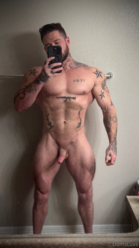 Nagie wyciekłe zdjęcie OnlyFans od Domsluvz