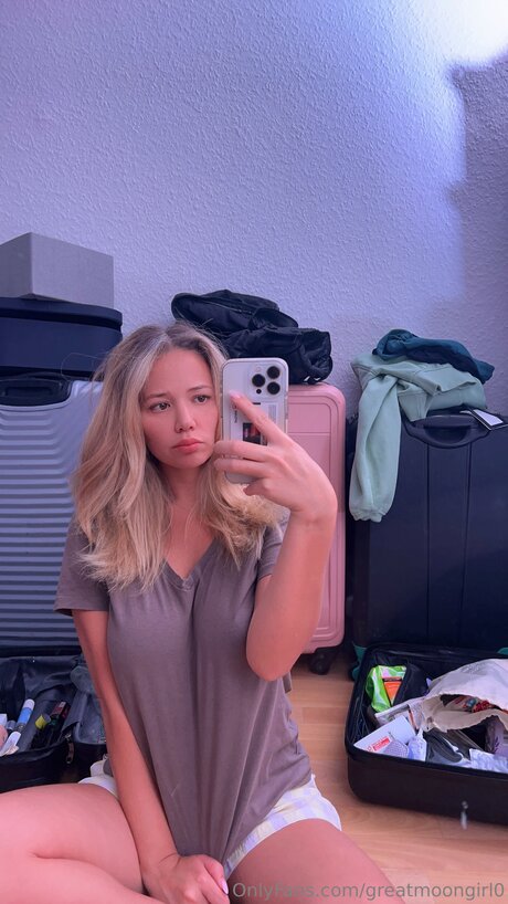 Greatmoongirl0 OnlyFans 유출 누드 사진