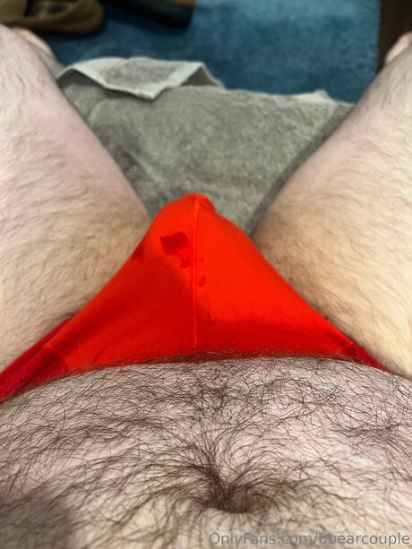 Naakte gelekte OnlyFans-foto van Bbearcouple