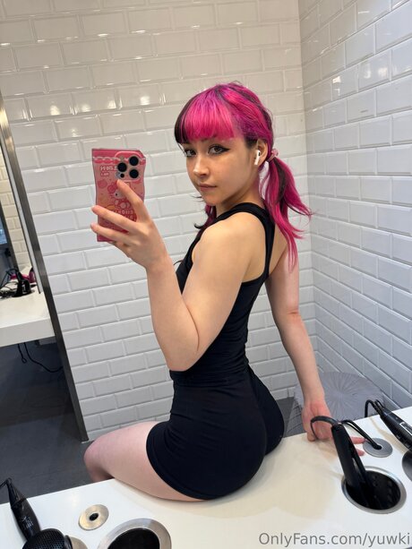 Naken läckt OnlyFans-bild av Yuwki