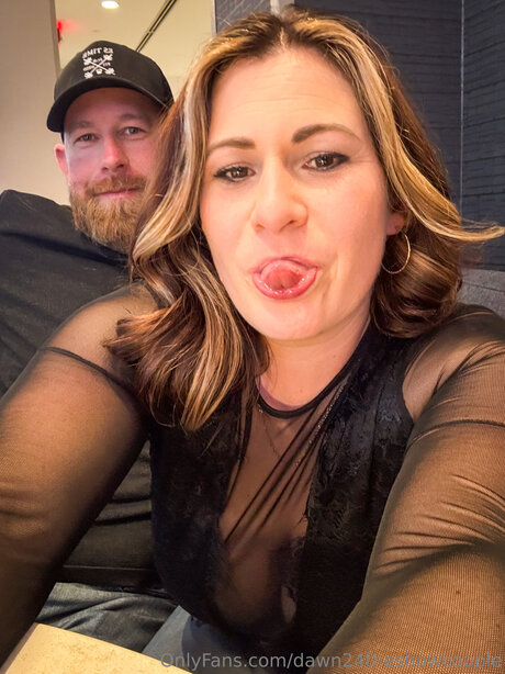 Naken läckt OnlyFans-bild av Dawn24theshowcouple