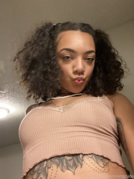 Nahá fotka uniklých OnlyFans od Zada Marquez
