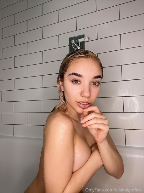Ella Baig
