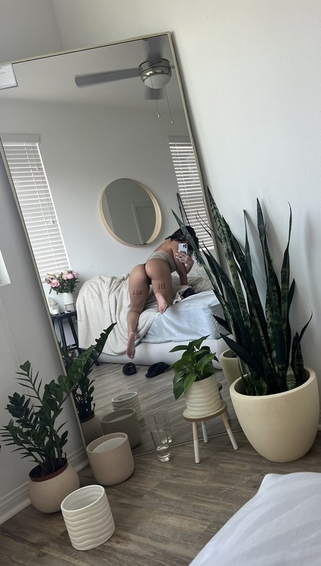 Naken lekkede OnlyFans-bilde av Uhhlia