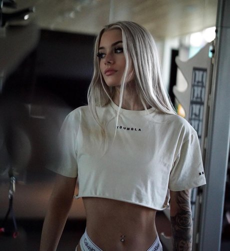 Alasti lekkinud OnlyFans-i pilt Mackenzie Ray