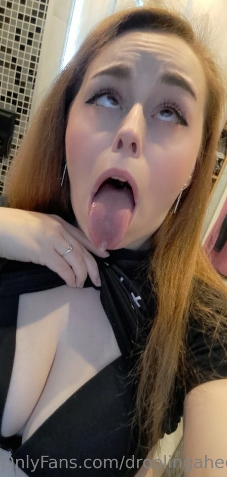Nahá fotka uniklých OnlyFans od Drooling Ahegao Queen