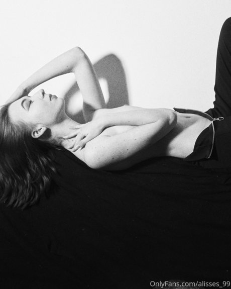 Alisses99 OnlyFans 유출 누드 사진