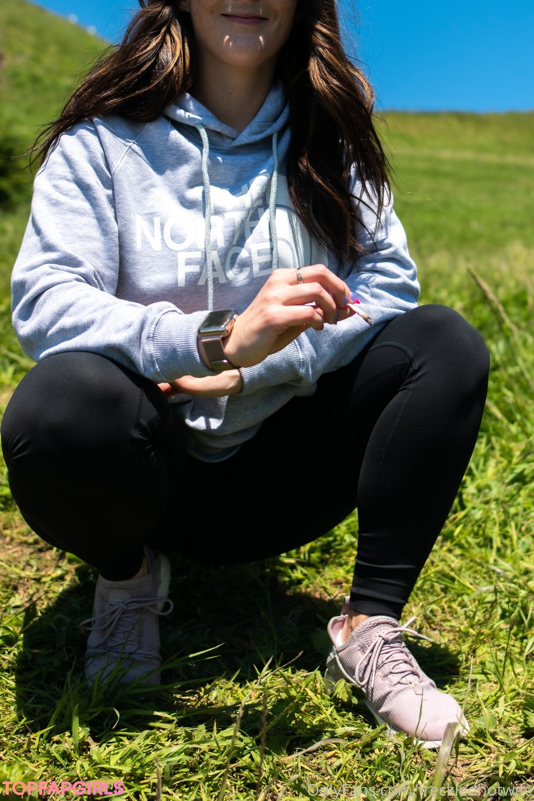 Naken läckt OnlyFans-bild av Freckled Hot Wife #7