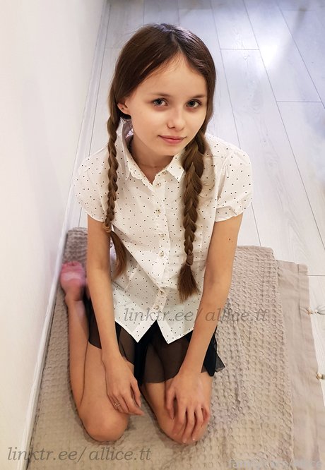 Nahá fotka uniklých OnlyFans od Alisaya