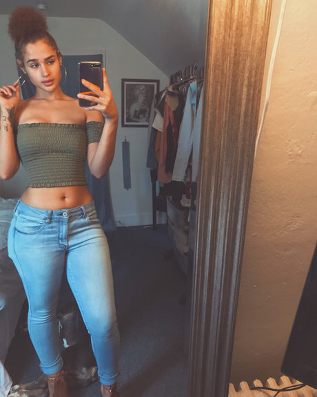 Nacktes geleaktes OnlyFans-Foto von Janae Girard