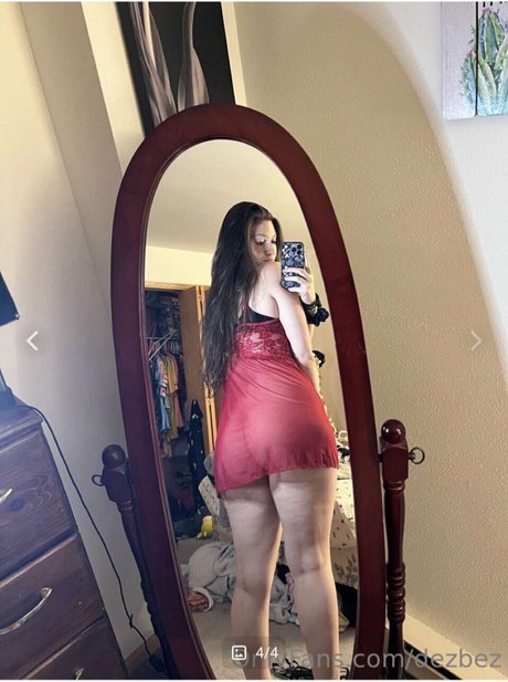 Foto desnuda filtrada de OnlyFans de Dezbez