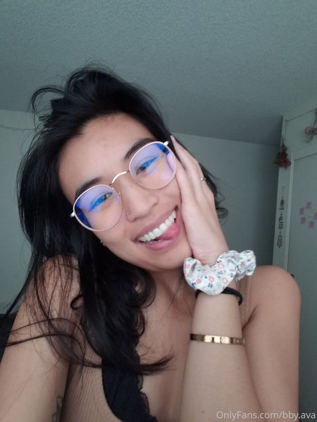 Alasti lekkinud OnlyFans-i pilt Ava Tran