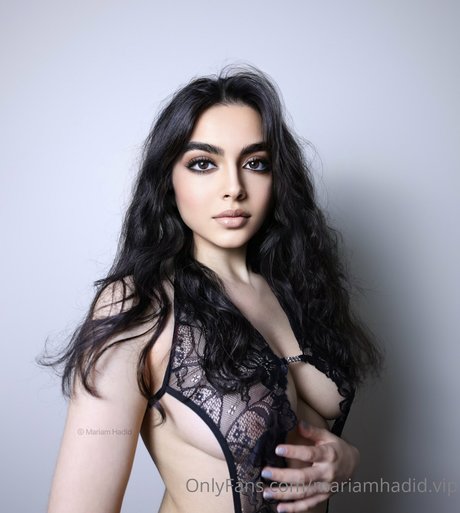 Naken lekkede OnlyFans-bilde av Mariam Hadid