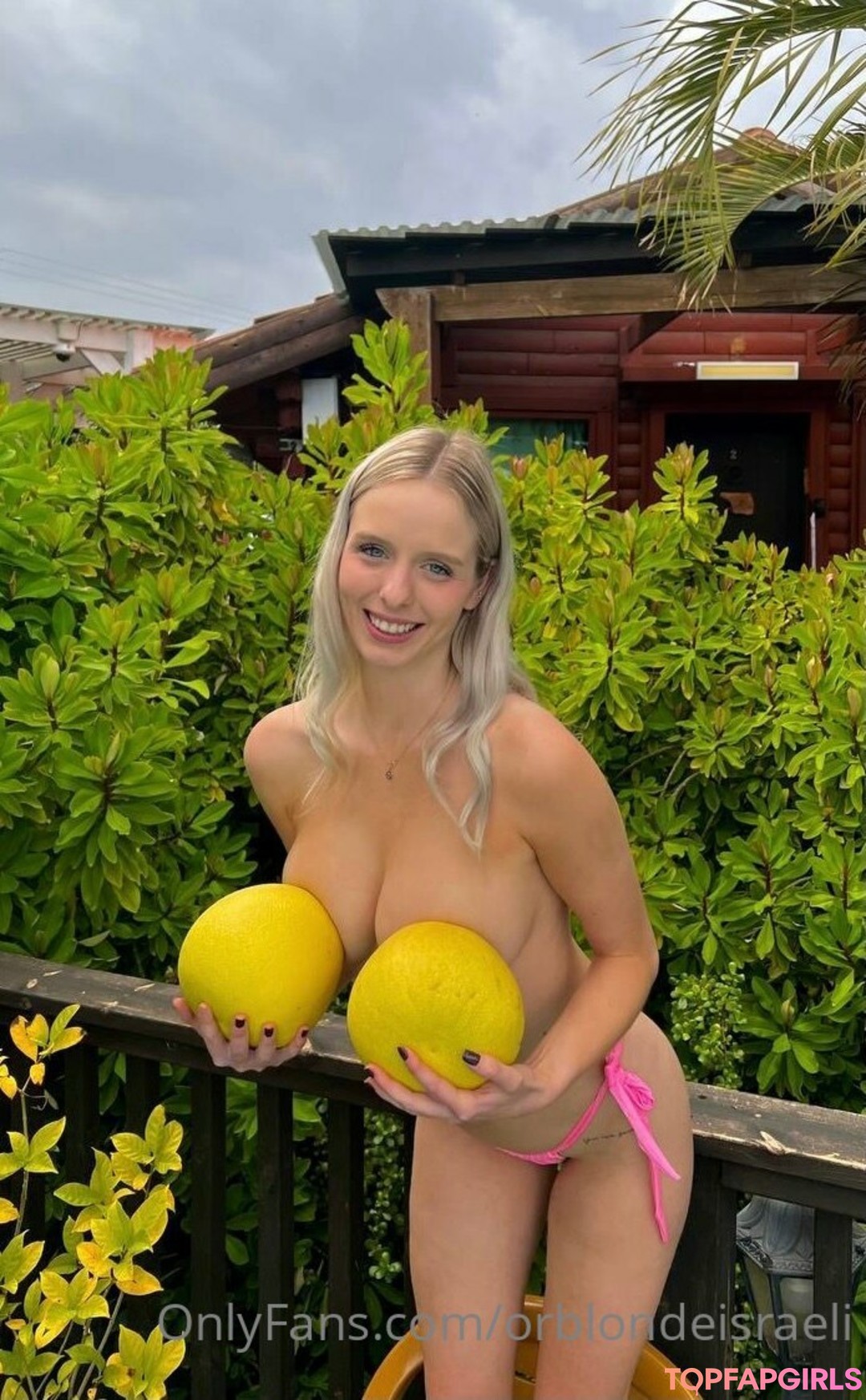 Naakte gelekte OnlyFans-foto van Onlytwinz #96