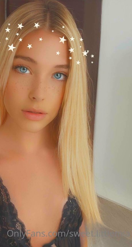 Nacktes geleaktes OnlyFans-Foto von Sweet Little Mia