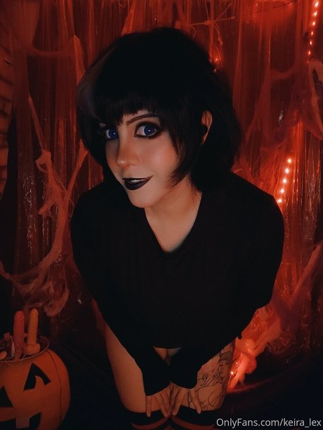 Naken lekkede OnlyFans-bilde av Keira Lex