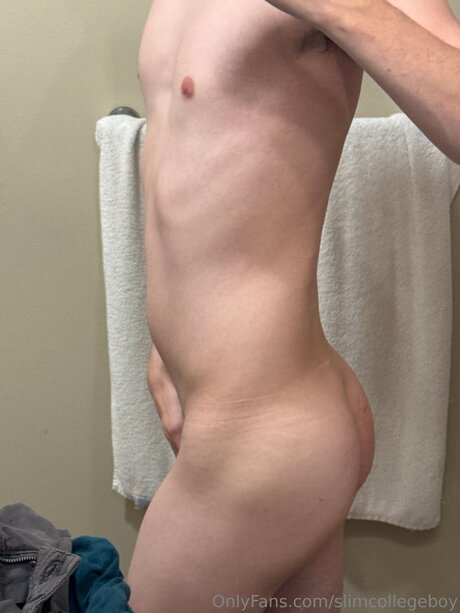 Naken läckt OnlyFans-bild av Slimcollegeboy