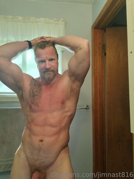 Naken läckt OnlyFans-bild av Jimnast816