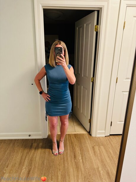 Peachhautewife OnlyFans