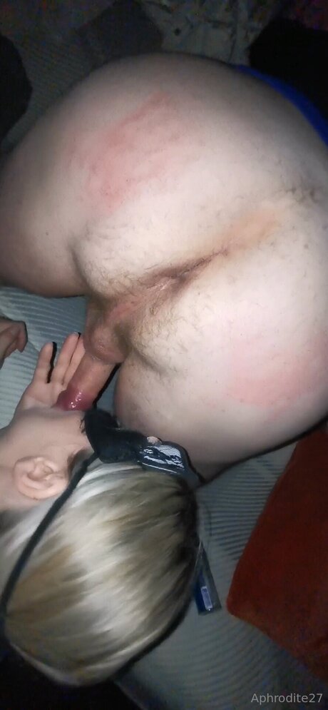 Обнаженная фотография утечки OnlyFans от Aphrodite27