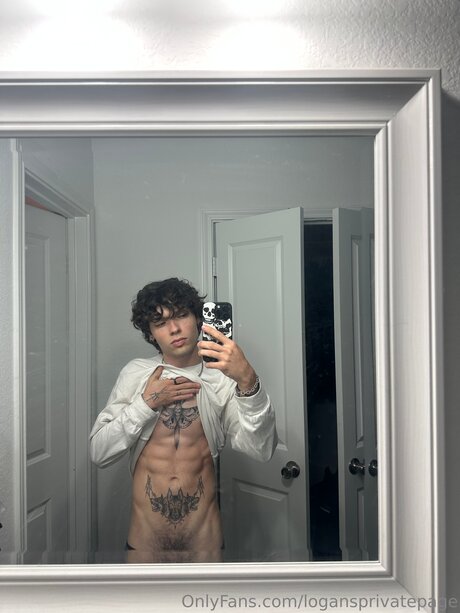 Alasti lekkinud OnlyFans-i pilt Logansprivatepage