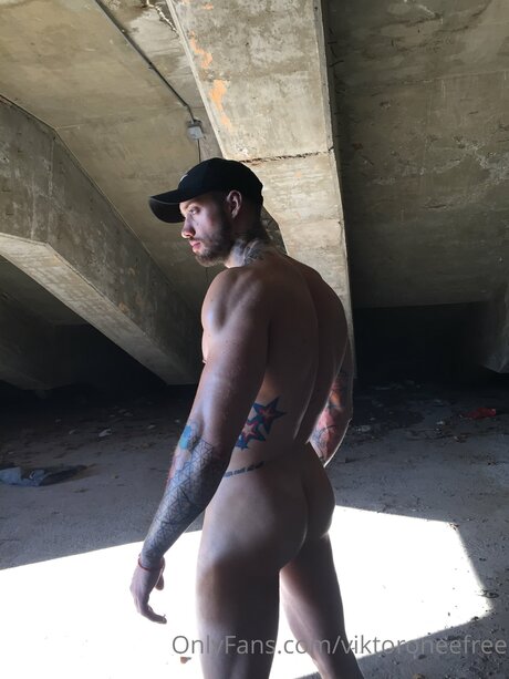 Viktoroneefree OnlyFans泄露裸照