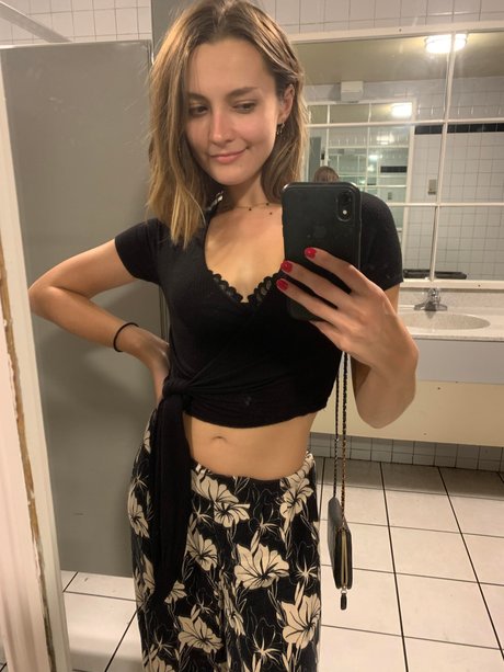 Carley Bee