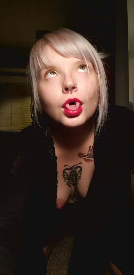 Naken lekkede OnlyFans-bilde av Faebelle