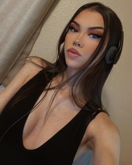 Tia Nguyen OnlyFans泄露裸照