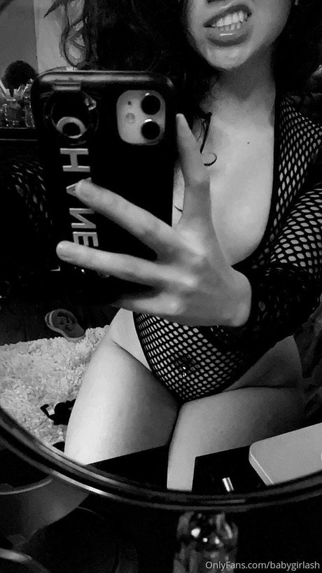 Foto di nudo di fuga di OnlyFans di Ley Ley
