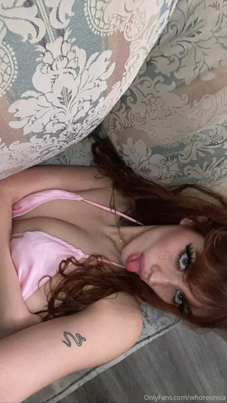 Nahá fotka uniklých OnlyFans od Whoreonica