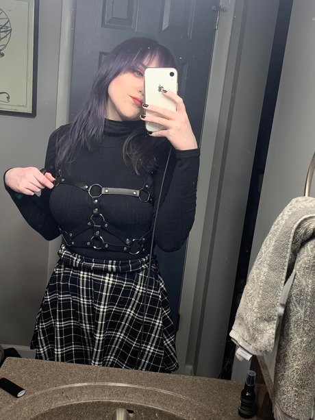 Обнаженная фотография утечки OnlyFans от Sad Cthulu