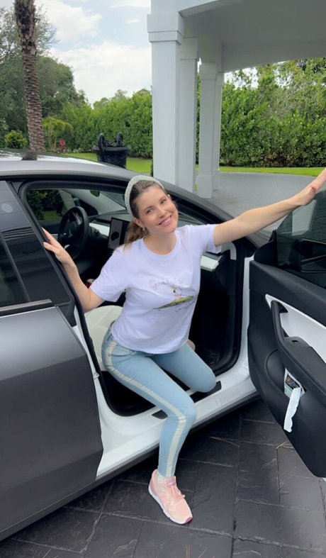 Amanda Cerny