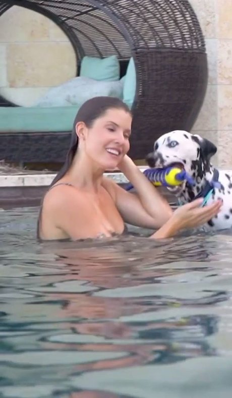 Amanda Cerny