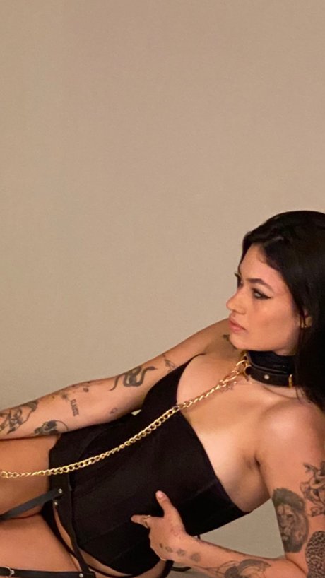Alaston vuotanut OnlyFans-kuva Gaby Sinopoli