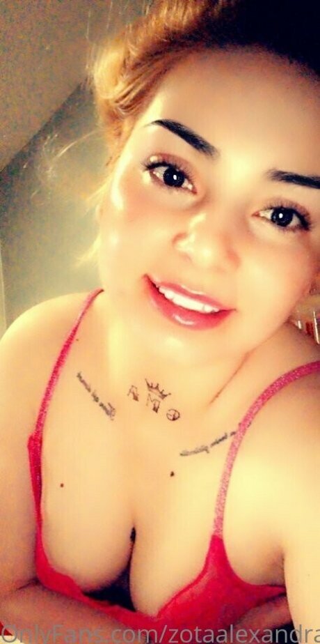 Naken lekkede OnlyFans-bilde av Zotaalexandra