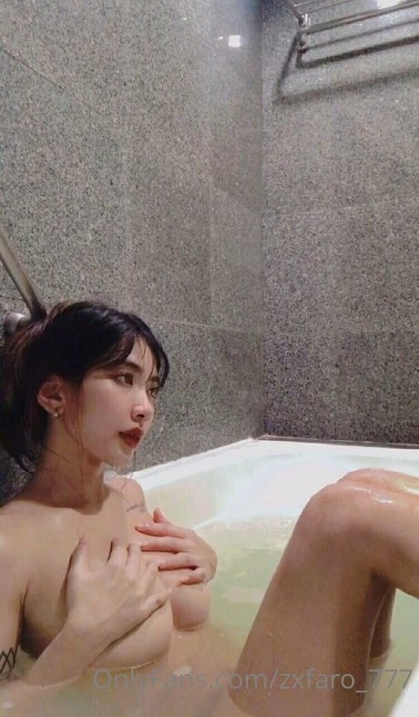 Обнаженная фотография утечки OnlyFans от Zxfaro777