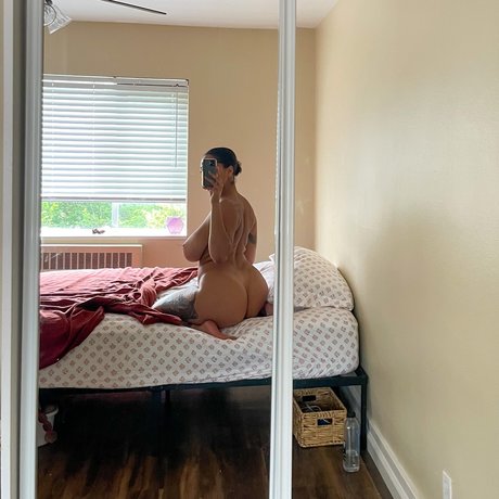 Nøgent lækket OnlyFans-billede af Mixxedbaby503