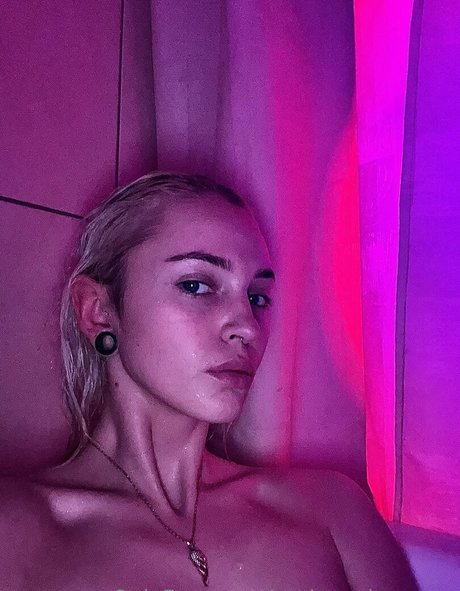 Nacktes geleaktes OnlyFans-Foto von Regina Sahar