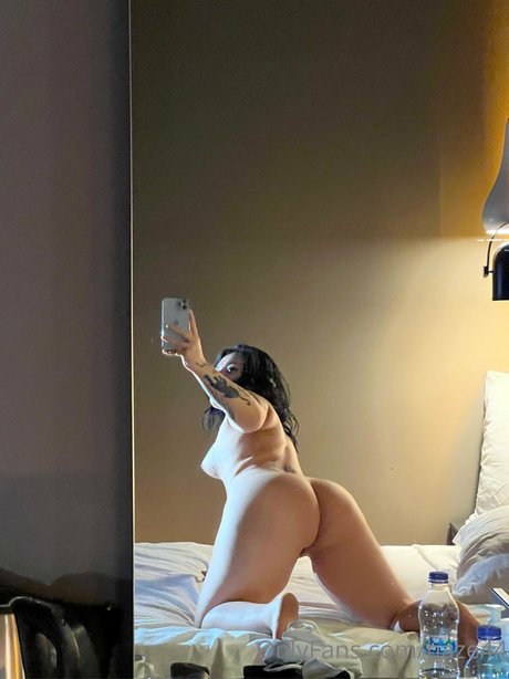 Nahá fotka uniklých OnlyFans od Benhaze44
