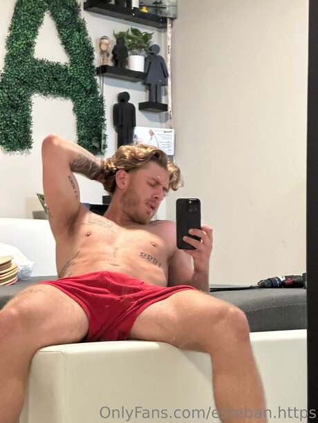 Alasti lekkinud OnlyFans-i pilt Esteban Https