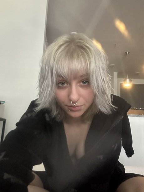 Naken läckt OnlyFans-bild av Kuromi