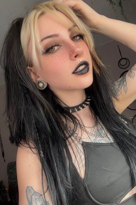 Nahá fotka uniklých OnlyFans od Mia Rose